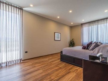 Residencia en Venta en Lomas del Campanario Terreno: 380 m² Construcción: 480 m²