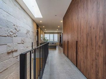 Residencia en Venta en Lomas del Campanario Terreno: 380 m² Construcción: 480 m²