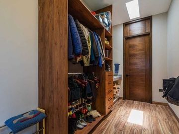 Residencia en Venta en Lomas del Campanario Terreno: 380 m² Construcción: 480 m²