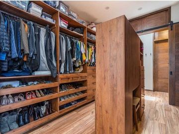 Residencia en Venta en Lomas del Campanario Terreno: 380 m² Construcción: 480 m²