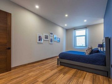 Residencia en Venta en Lomas del Campanario Terreno: 380 m² Construcción: 480 m²