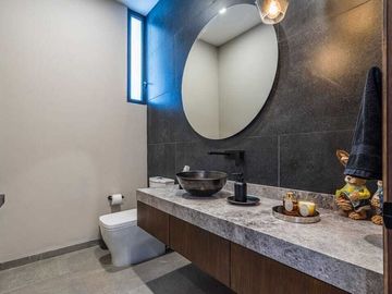 Residencia en Venta en Lomas del Campanario Terreno: 380 m² Construcción: 480 m²