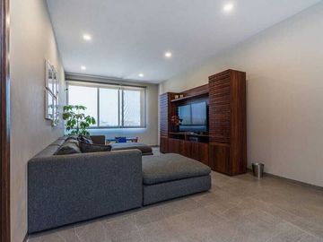 Residencia en Venta en Lomas del Campanario Terreno: 380 m² Construcción: 480 m²
