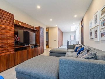 Residencia en Venta en Lomas del Campanario Terreno: 380 m² Construcción: 480 m²