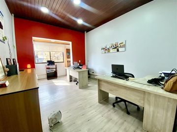 Oficina en Venta en Sector Pedro de Valdivia/ Antonio Varas / Casa Comercial / Estacionamientos / Bodega