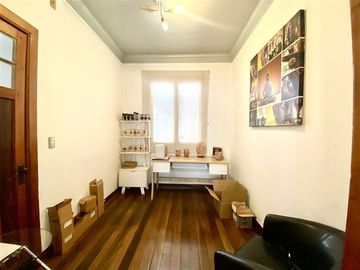 Oficina en Venta en Sector Pedro de Valdivia/ Antonio Varas / Casa Comercial / Estacionamientos / Bodega