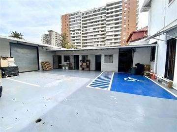 Oficina en Venta en Sector Pedro de Valdivia/ Antonio Varas / Casa Comercial / Estacionamientos / Bodega