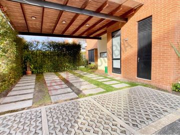 EXCELENTE CASA IDEAL PARA LA FAMILIA