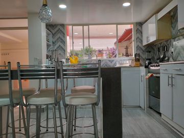En Venta Casa En Santa Isabel, Bogotá