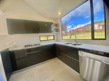 Arriendo - Casa Campestre Para Estrenar En Macadamia, La Calera
