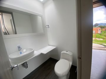 Arriendo - Casa Campestre Para Estrenar En Macadamia, La Calera