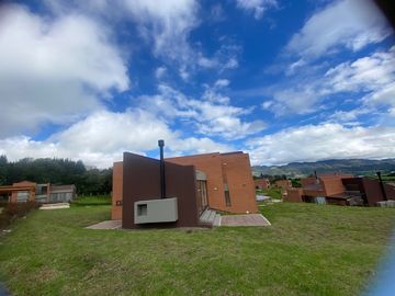 Arriendo - Casa Campestre Para Estrenar En Macadamia, La Calera