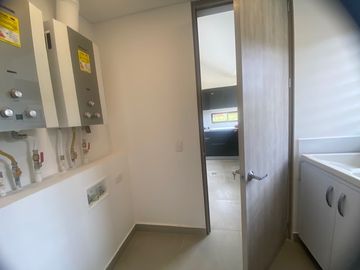 Arriendo - Casa Campestre Para Estrenar En Macadamia, La Calera