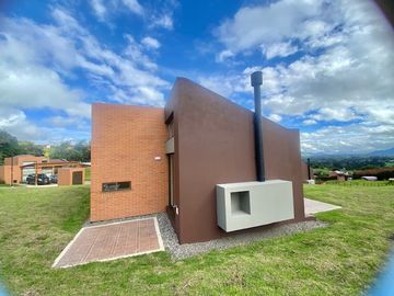Arriendo - Casa Campestre Para Estrenar En Macadamia, La Calera