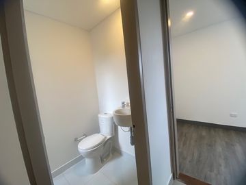 Arriendo - Casa Campestre Para Estrenar En Macadamia, La Calera