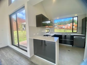 Arriendo - Casa Campestre Para Estrenar En Macadamia, La Calera