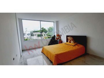 Vendo Casa de tres pisos en Conjunto Campestre Cerrado