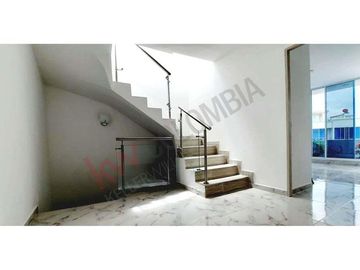 Vendo Casa de tres pisos en Conjunto Campestre Cerrado