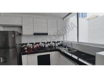 Vendo Casa de tres pisos en Conjunto Campestre Cerrado