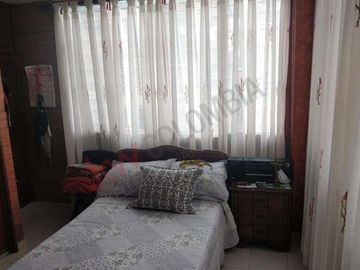 Venta Casa De Tres Pisos En Barrio San Fernando, Cali, Valle Del Cauca