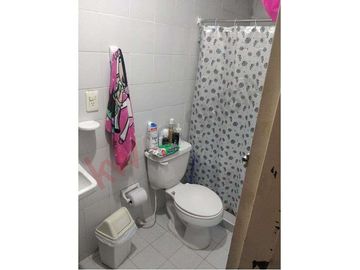 Venta Casa De Tres Pisos En Barrio San Fernando, Cali, Valle Del Cauca