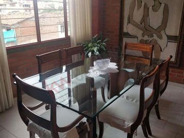 Venta Casa De Tres Pisos En Barrio San Fernando, Cali, Valle Del Cauca