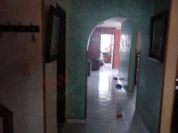 Venta Casa De Tres Pisos En Barrio San Fernando, Cali, Valle Del Cauca