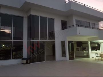 VENDO MAGNIFICA CASA ANAPOIMA