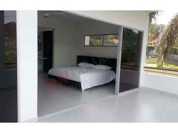 VENDO MAGNIFICA CASA ANAPOIMA