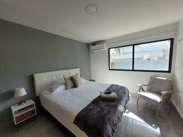 Espectacular Casa Remodelada En Riomar 273 Mas Patio Y Deck, $2.000 Millones