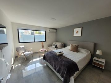 Espectacular Casa Remodelada En Riomar 273 Mas Patio Y Deck, $2.000 Millones