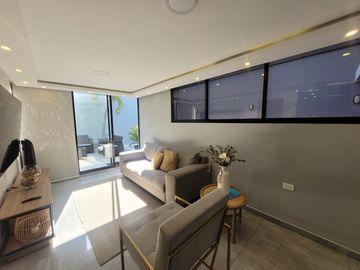 Espectacular Casa Remodelada En Riomar 273 Mas Patio Y Deck, $2.000 Millones