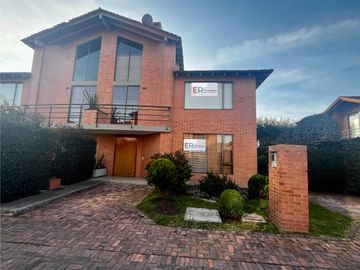 Vendo Casa Campestre Bifamiliar Conjunto Entre Chia Y Cajica