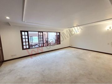 Espectacular casa en Santa Bárbara Alta
