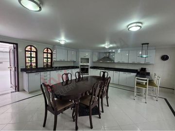 Espectacular casa en Santa Bárbara Alta