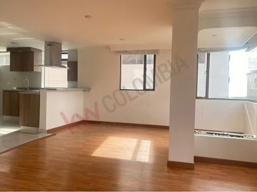 Venta Apartamento amplio, totalmente remodelado, San Patricio - Bogotá