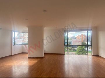 Venta Apartamento amplio, totalmente remodelado, San Patricio - Bogotá