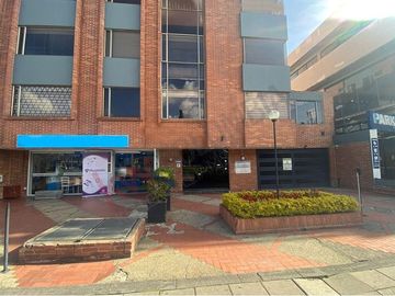 Venta Apartamento amplio, totalmente remodelado, San Patricio - Bogotá
