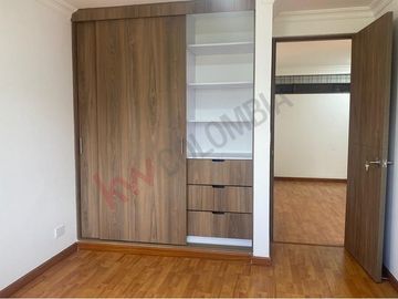 Venta Apartamento amplio, totalmente remodelado, San Patricio - Bogotá