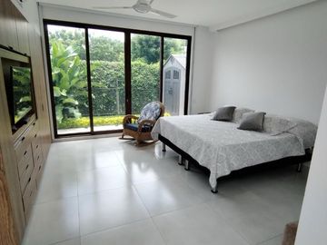 Espectacular Casa De Un Nivel En El Exclusivo Condominio El Peñon- Girardot
