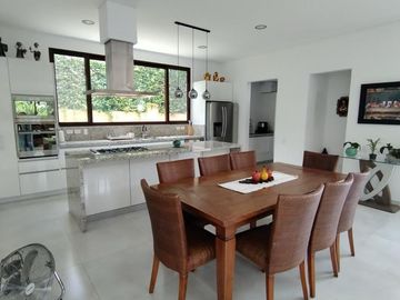 Espectacular Casa De Un Nivel En El Exclusivo Condominio El Peñon- Girardot