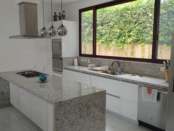 Espectacular Casa De Un Nivel En El Exclusivo Condominio El Peñon- Girardot
