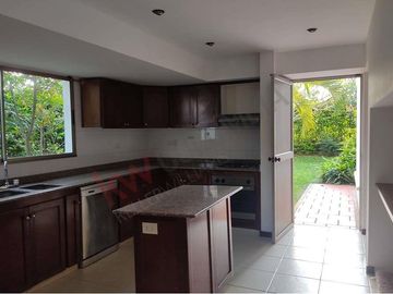 En Venta Casa los Almendros, Pance, Cali