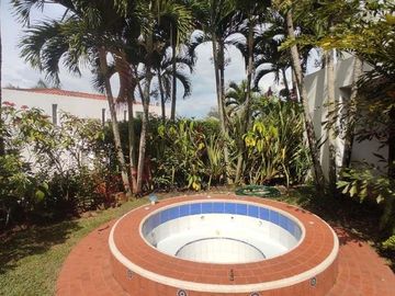 En Venta Casa los Almendros, Pance, Cali