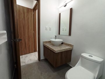 CASA EN VENTA, NUEVA, LOMAS DE COCOYOC, CON ALBERCA Y JARDÍN, MORELOS