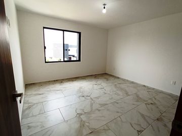 CASA EN VENTA, NUEVA, LOMAS DE COCOYOC, CON ALBERCA Y JARDÍN, MORELOS