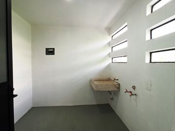 CASA EN VENTA, NUEVA, LOMAS DE COCOYOC, CON ALBERCA Y JARDÍN, MORELOS
