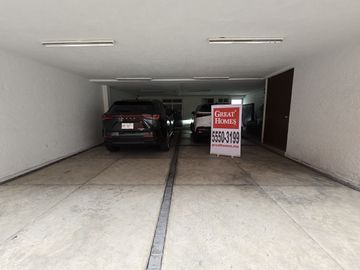 Casa en Venta en Las Aguilas en privada