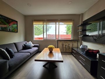 Casa en Venta en Las Aguilas en privada