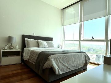 Penthouse en Venta en Juriquilla Tower, Piso 27, Exclusividad en las Alturas